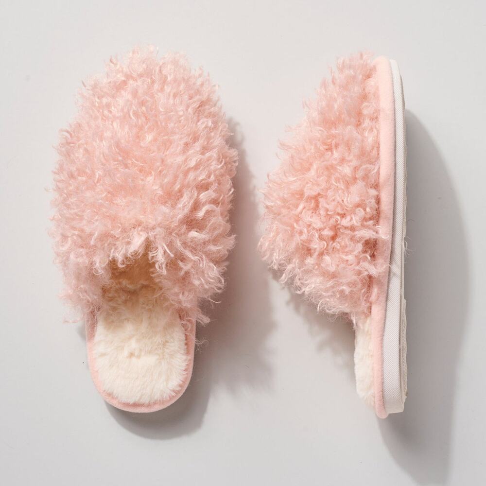 NWT Avenue Zoe Women's Solid Slip-on Cozy Fuzzy Slippers